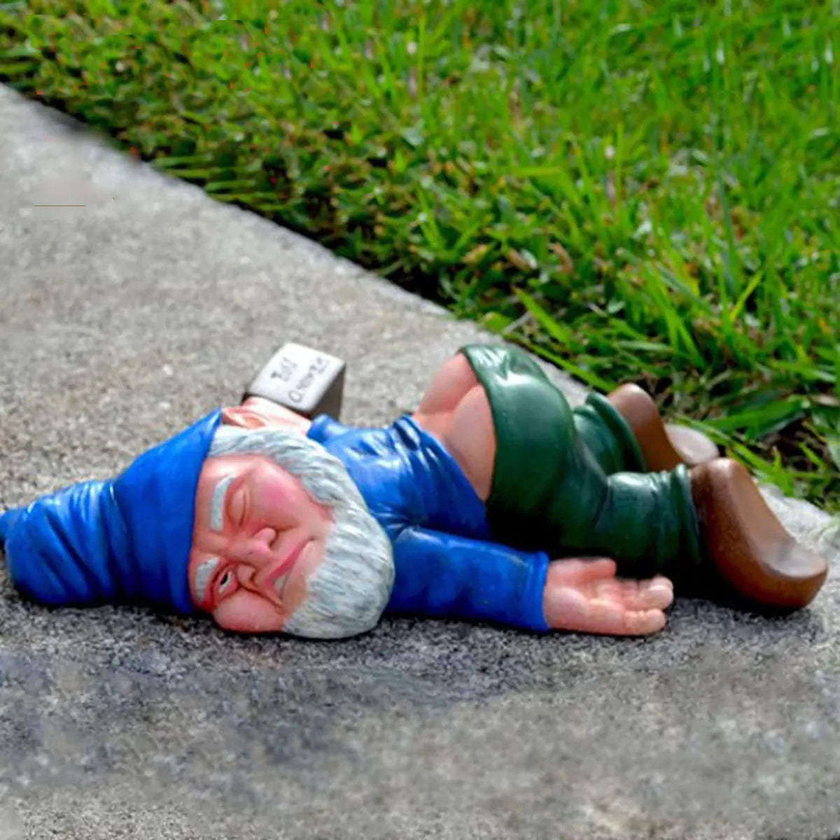 Drunken Garden Gnome Statue – Funny Resin Ornament